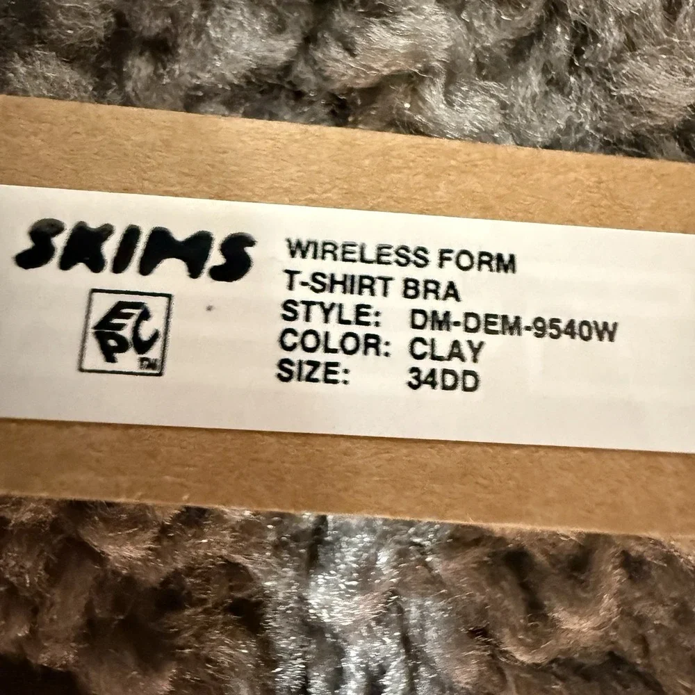 NEW SKIMS Wireless Form T-Shirt Bra BR-WRL-1889 Clay 34DD NWT - Picture 3 of 8